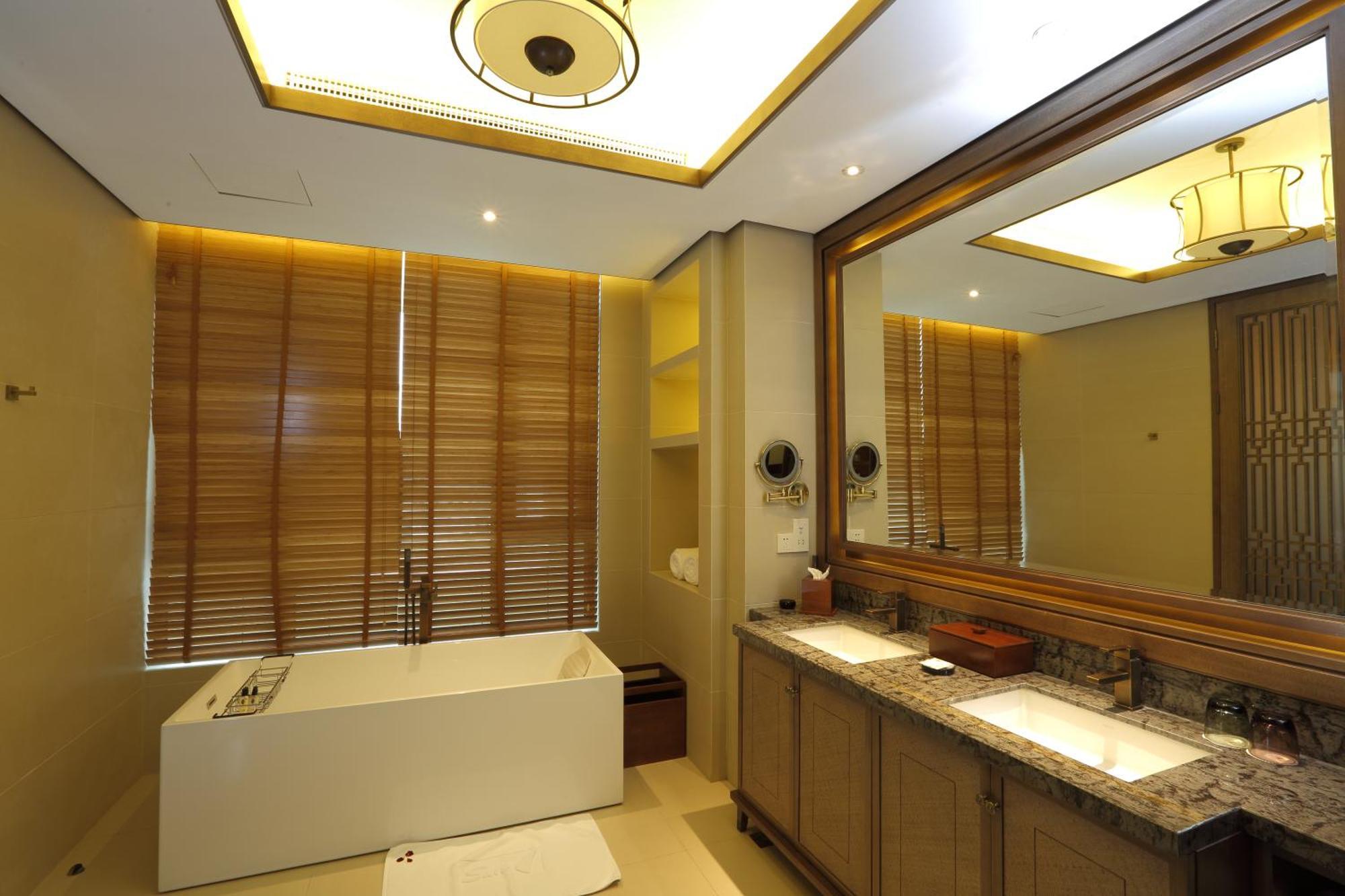 S&N Zhejiang Linhai International Hotel Eksteriør bilde