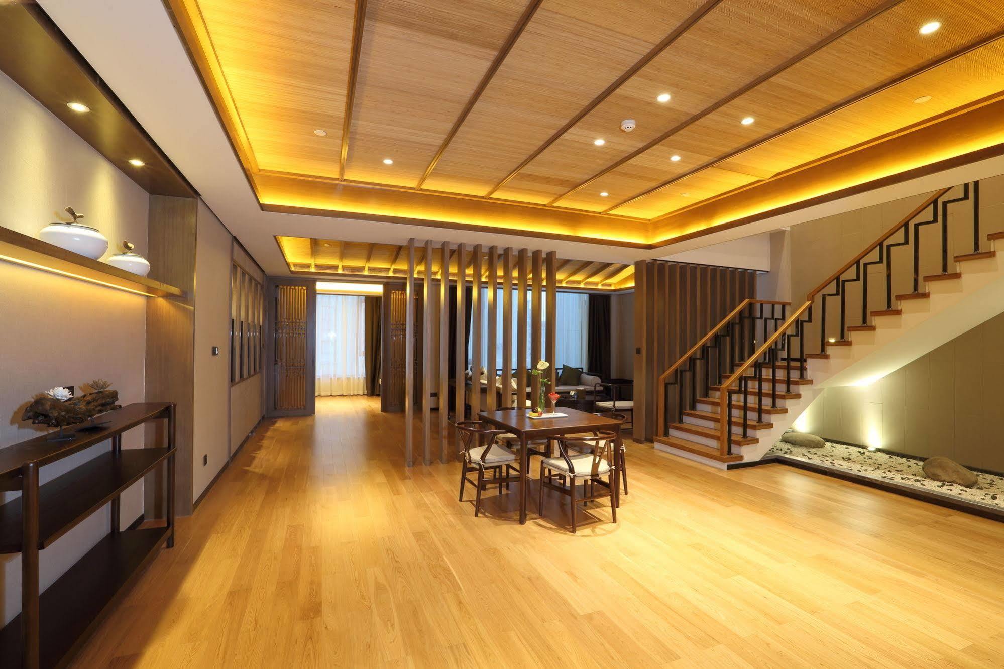 S&N Zhejiang Linhai International Hotel Eksteriør bilde